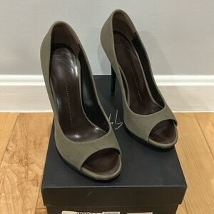 Giuseppe zanotti open toe canvas pump